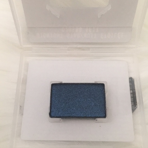 Makeup - Picture 2 of 2